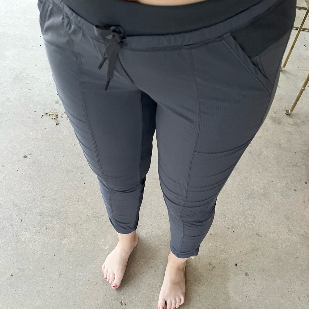 Lululemon dance studio crop